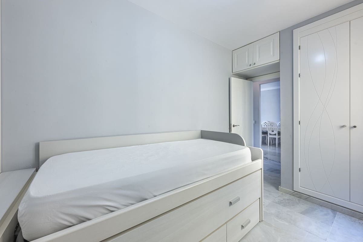 3 soverom Leilighet til salgs i Marbella - € 300 000 (Ref: 9928593)