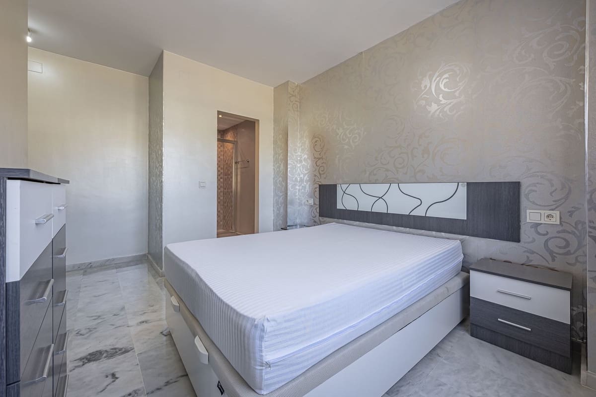 3 soverom Leilighet til salgs i Marbella - € 300 000 (Ref: 9928593)
