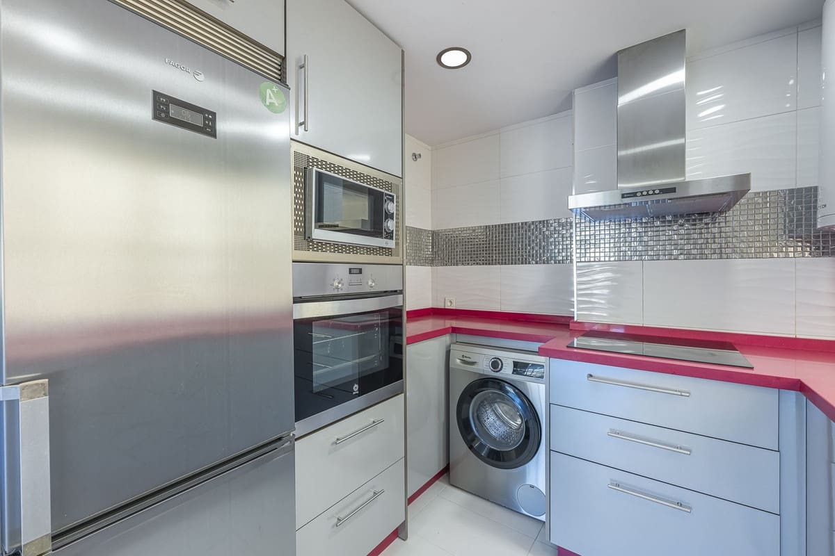 3 soverom Leilighet til salgs i Marbella - € 300 000 (Ref: 9928593)