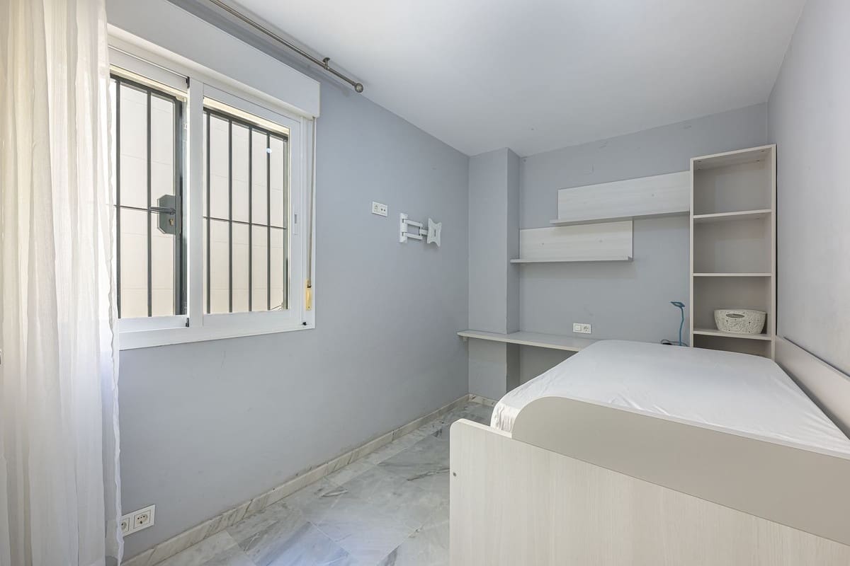 3 soverom Leilighet til salgs i Marbella - € 300 000 (Ref: 9928593)