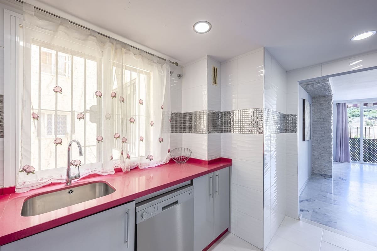 3 soverom Leilighet til salgs i Marbella - € 300 000 (Ref: 9928593)