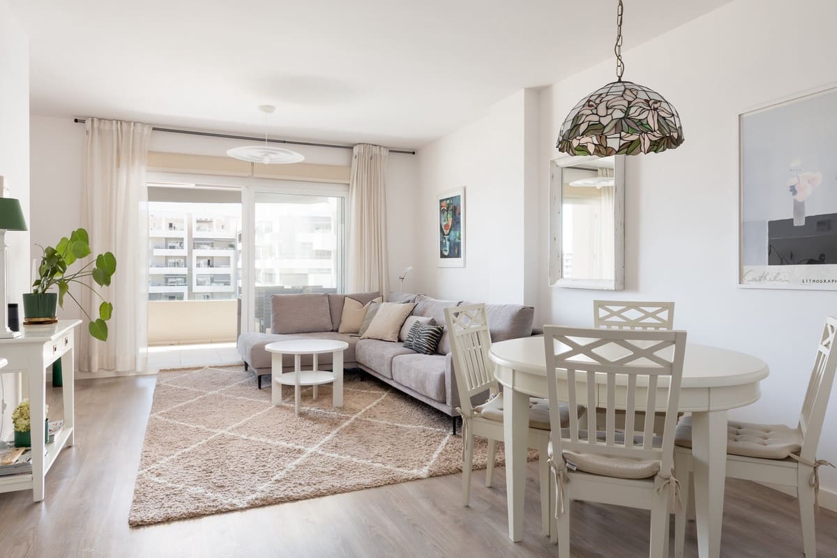 3 makuuhuone Huoneisto myytävänä paikassa Nueva Andalucia - 415 000 € (Ref: 9928594)