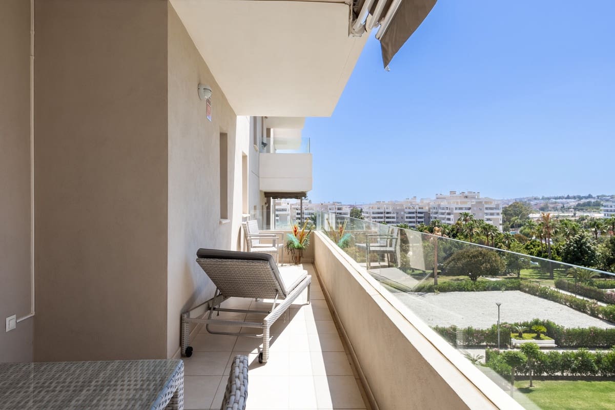 3 makuuhuone Huoneisto myytävänä paikassa Nueva Andalucia - 415 000 € (Ref: 9928594)