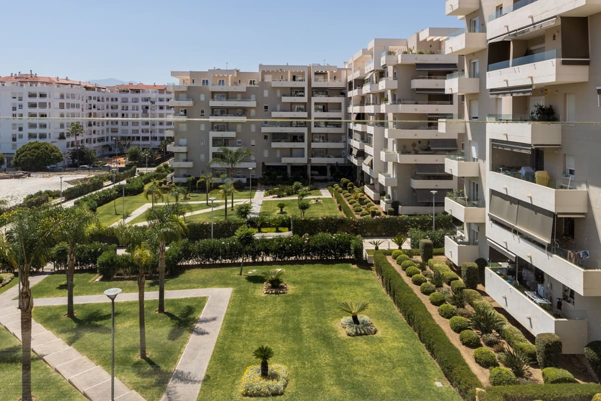 3 makuuhuone Huoneisto myytävänä paikassa Nueva Andalucia - 415 000 € (Ref: 9928594)