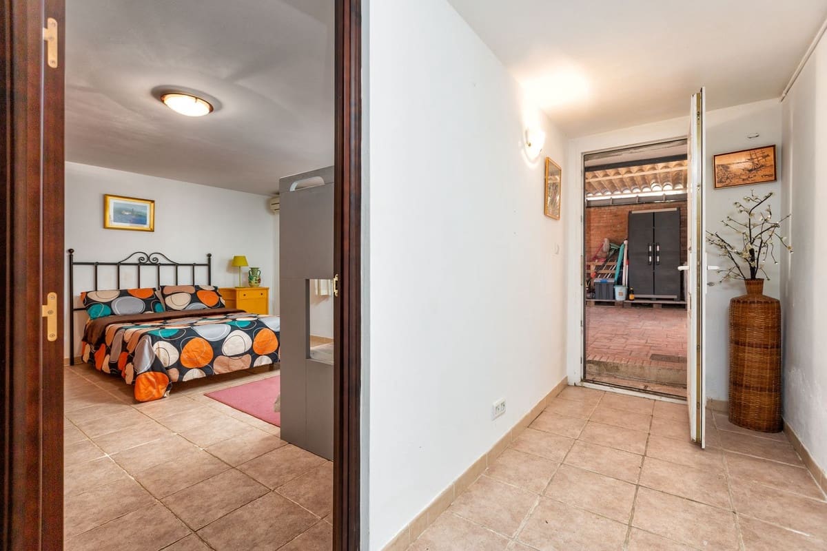 6 bedroom Villa for sale in Mijas - € 835,000 (Ref: 9930006)