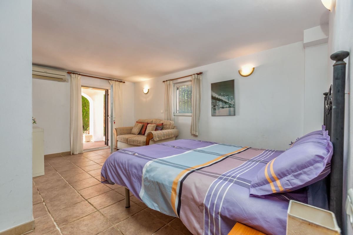 6 bedroom Villa for sale in Mijas - € 835,000 (Ref: 9930006)