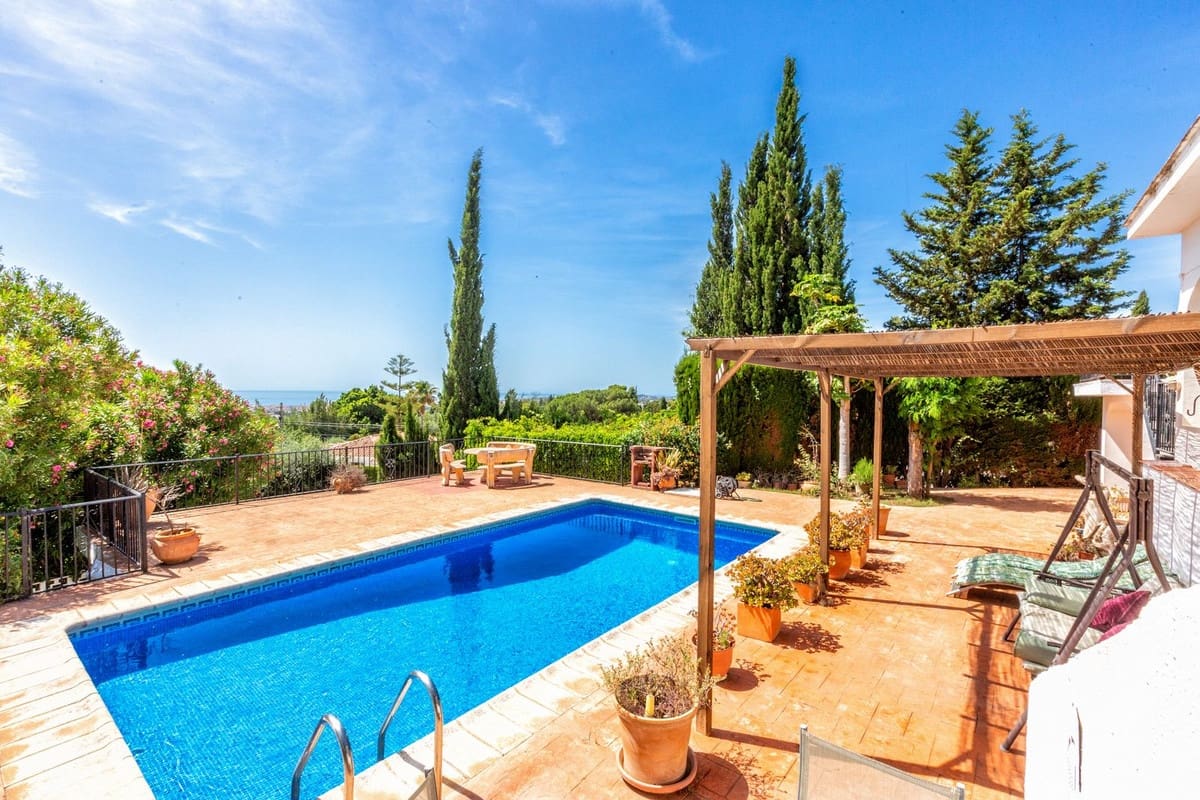 6 bedroom Villa for sale in Mijas - € 835,000 (Ref: 9930006)