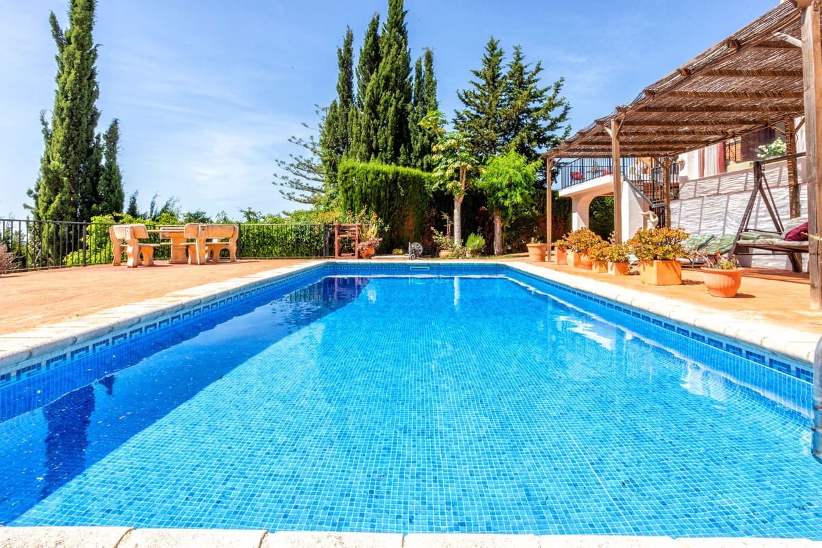 6 bedroom Villa for sale in Mijas - € 835,000 (Ref: 9930006)