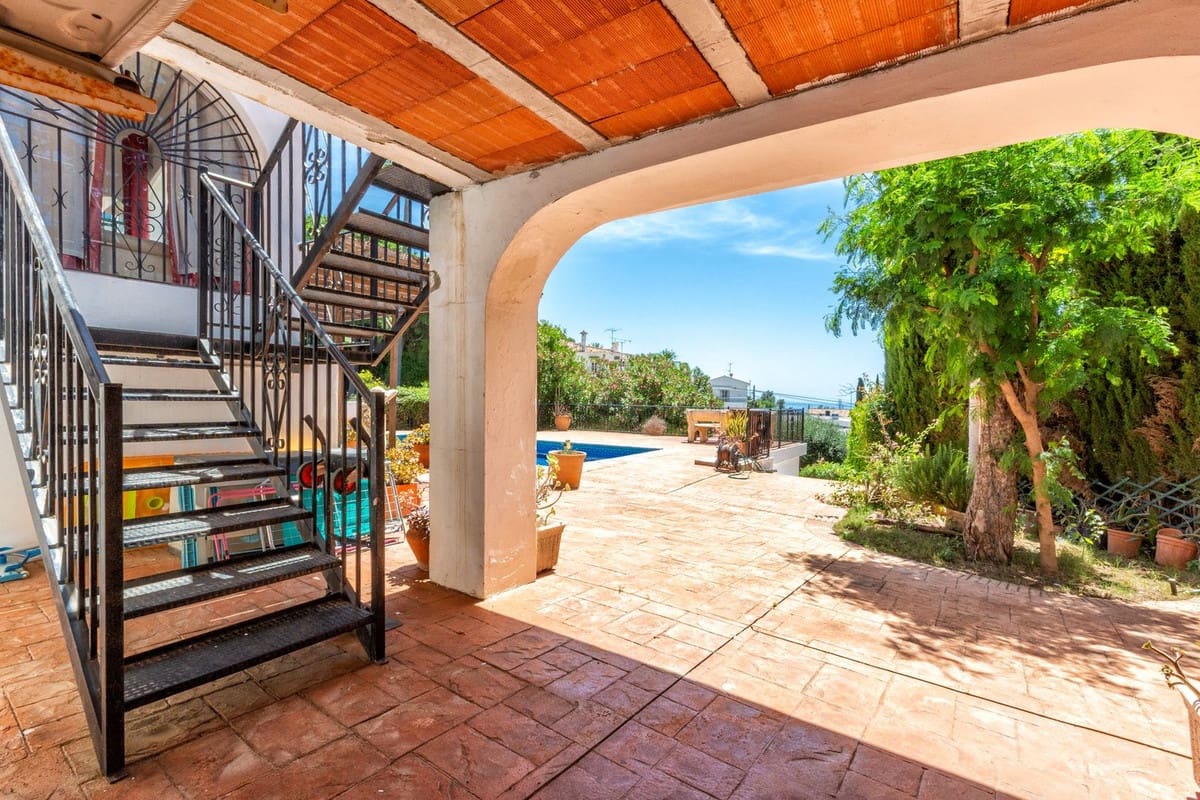 6 bedroom Villa for sale in Mijas - € 835,000 (Ref: 9930006)
