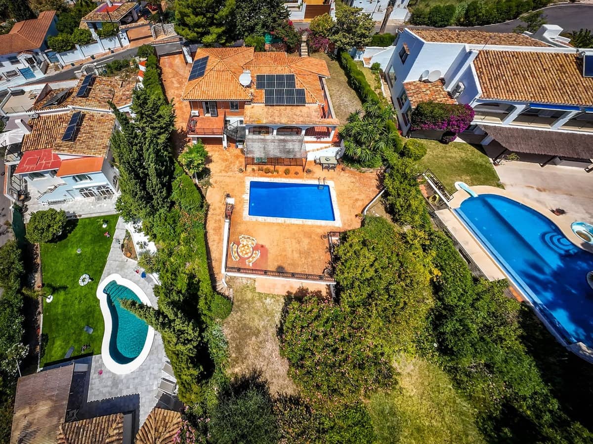 6 bedroom Villa for sale in Mijas - € 835,000 (Ref: 9930006)