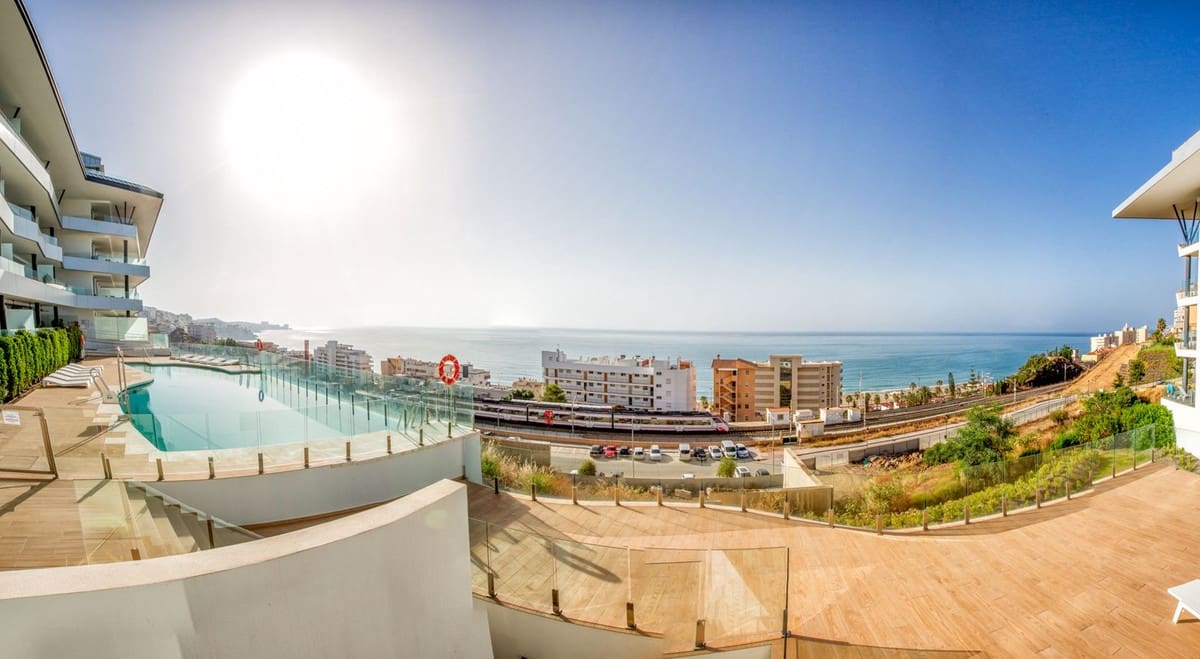 3 soveværelse Lejlighed til salg i Fuengirola med garage - € 1.395.000 (Ref: 9935356)