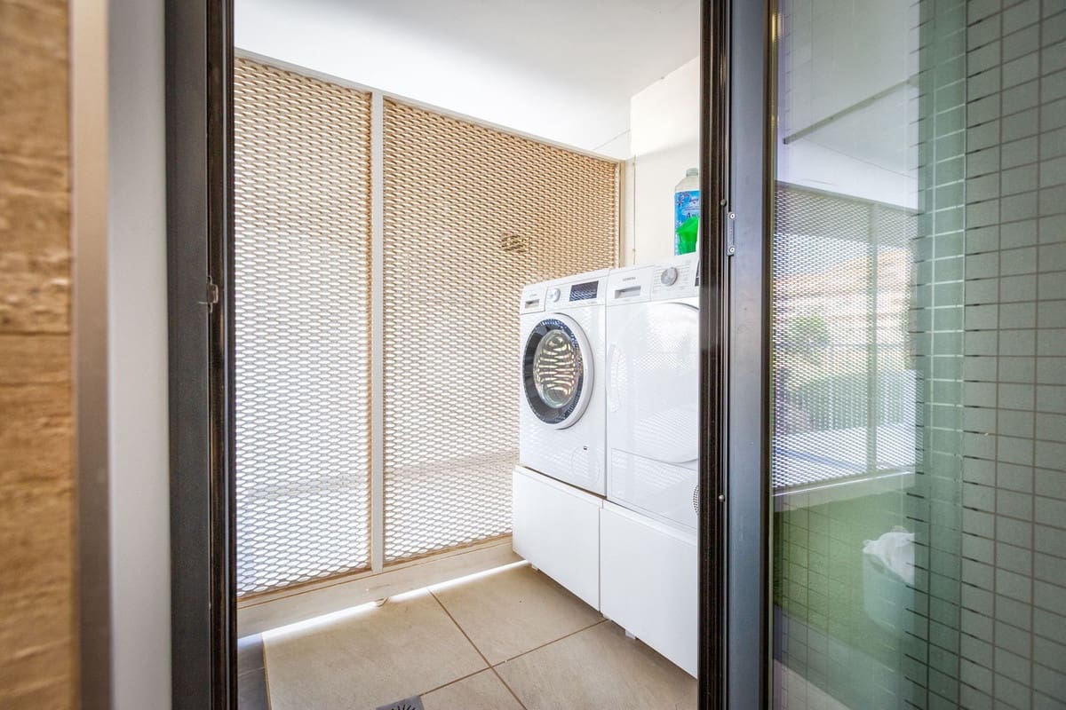 3 soveværelse Lejlighed til salg i Fuengirola med garage - € 1.395.000 (Ref: 9935356)