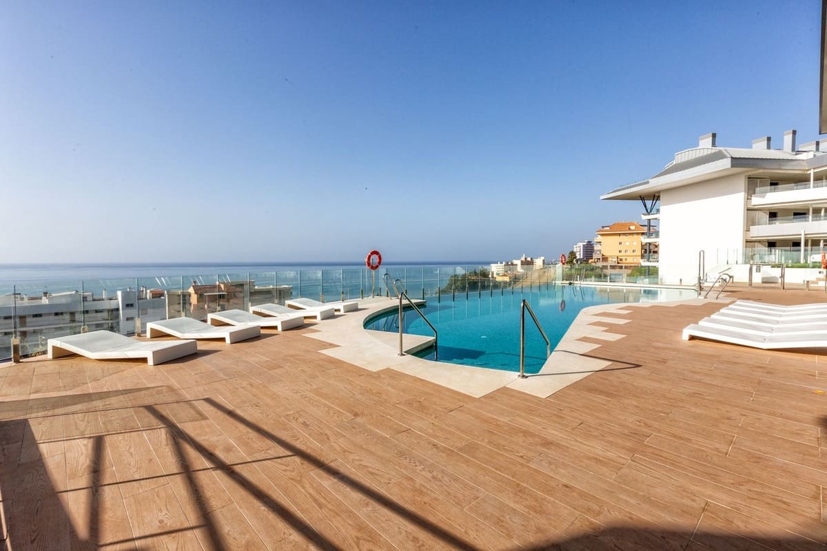 3 soveværelse Lejlighed til salg i Fuengirola med garage - € 1.395.000 (Ref: 9935356)