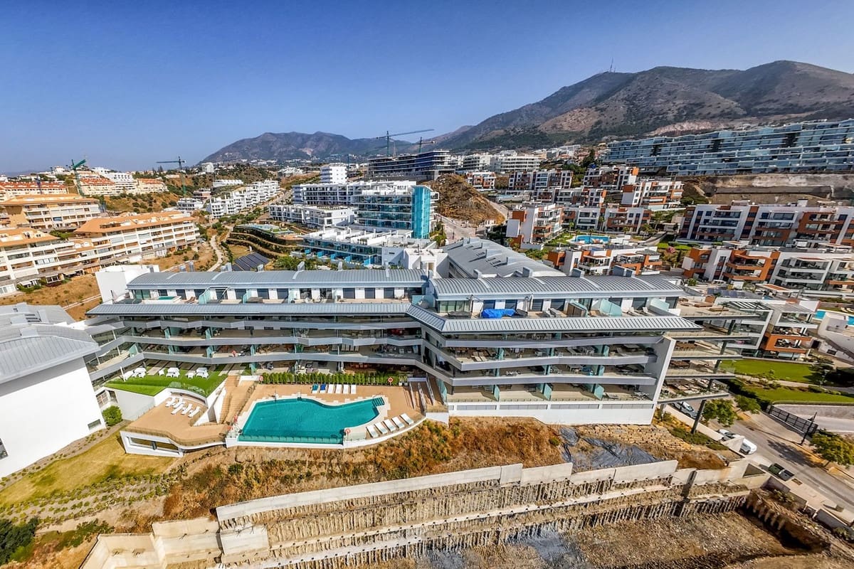 3 soveværelse Lejlighed til salg i Fuengirola med garage - € 1.395.000 (Ref: 9935356)