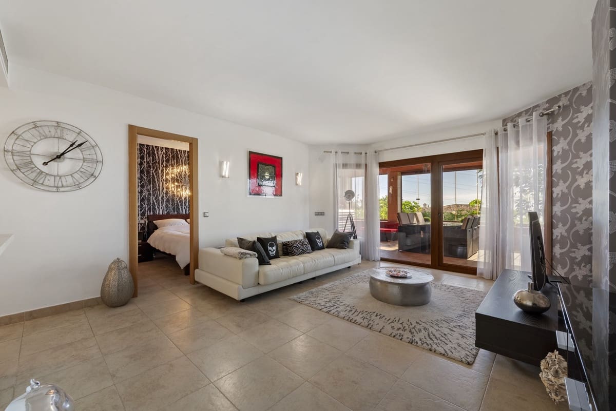 2 slaapkamer Appartement te koop in Fuengirola - € 499.000 (Ref: 9935357)