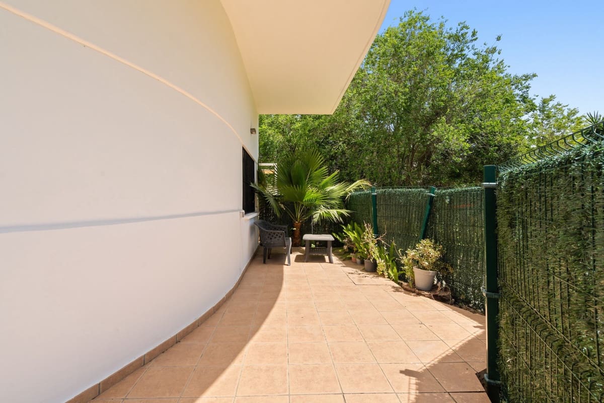 2 bedroom Apartment for sale in Estepona - € 425,000 (Ref: 9935358)
