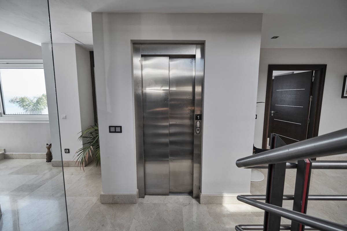 5 chambre Villa/Maison à vendre à Manilva - 2 995 000 € (Ref: 9935361)