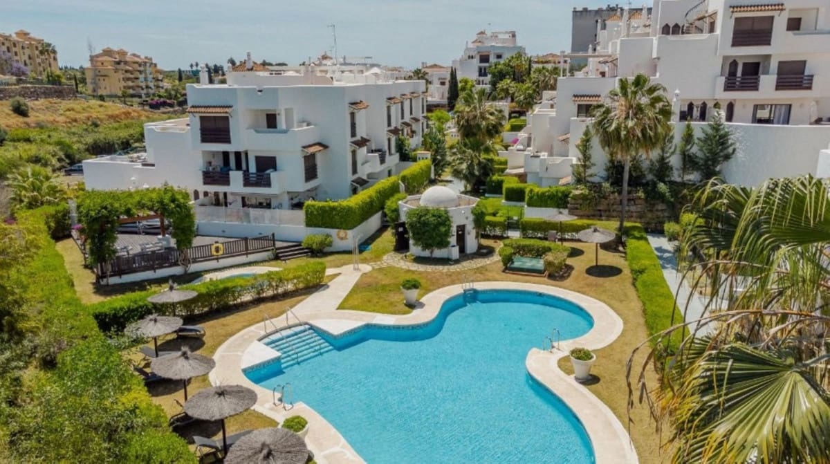 1 soverom Leilighet til salgs i New Golden Mile med garasje - € 299 000 (Ref: 9935367)