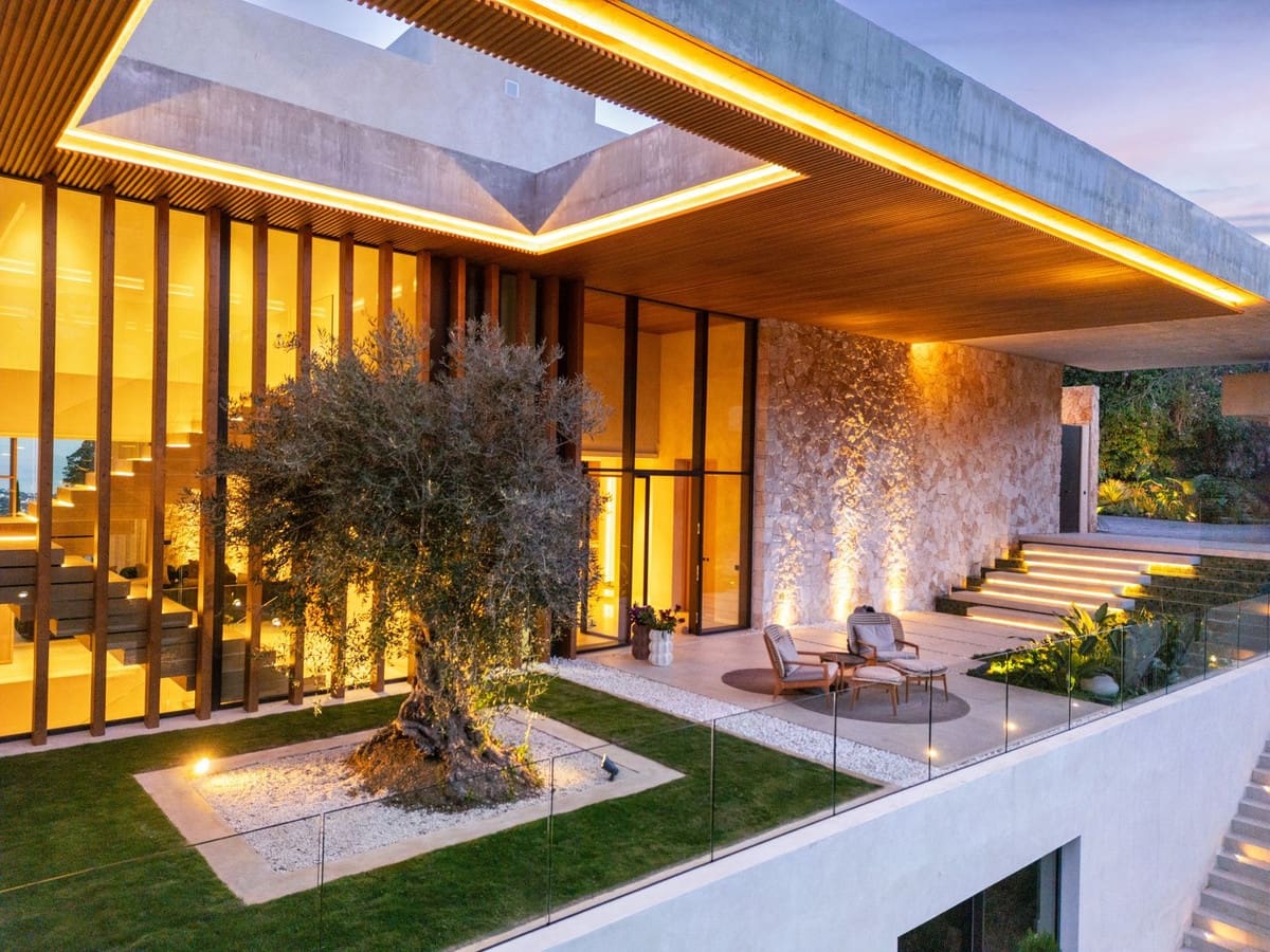 6 slaapkamer Villa te koop in El Madronal met garage - € 11.500.000 (Ref: 9937372)