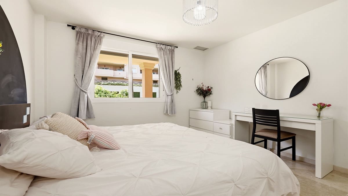2 soverom Leilighet til salgs i La Duquesa / Puerto de la Duquesa - € 279 000 (Ref: 9937374)