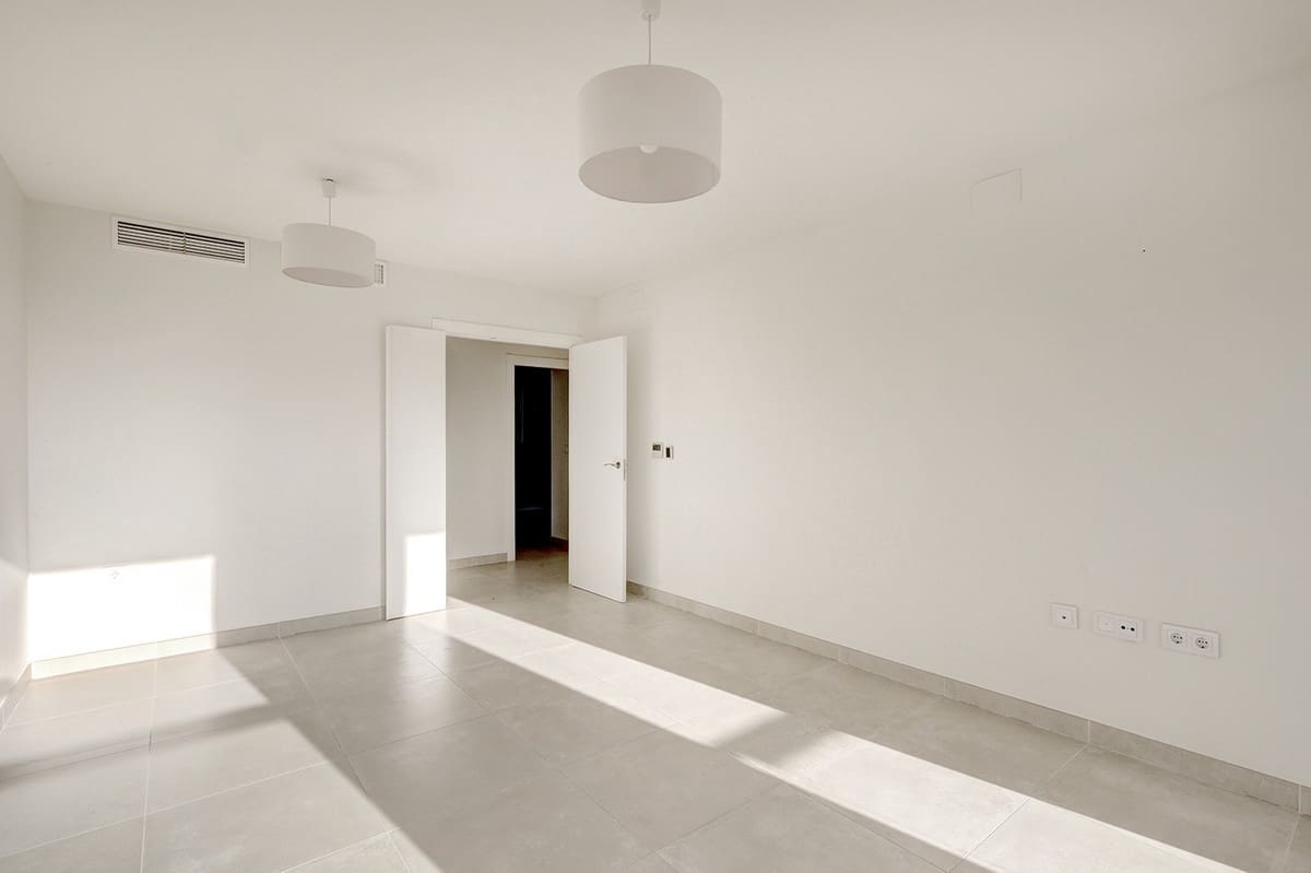 3 quarto Apartamento para venda em Estepona - 499 000 € (Ref: 9939181)