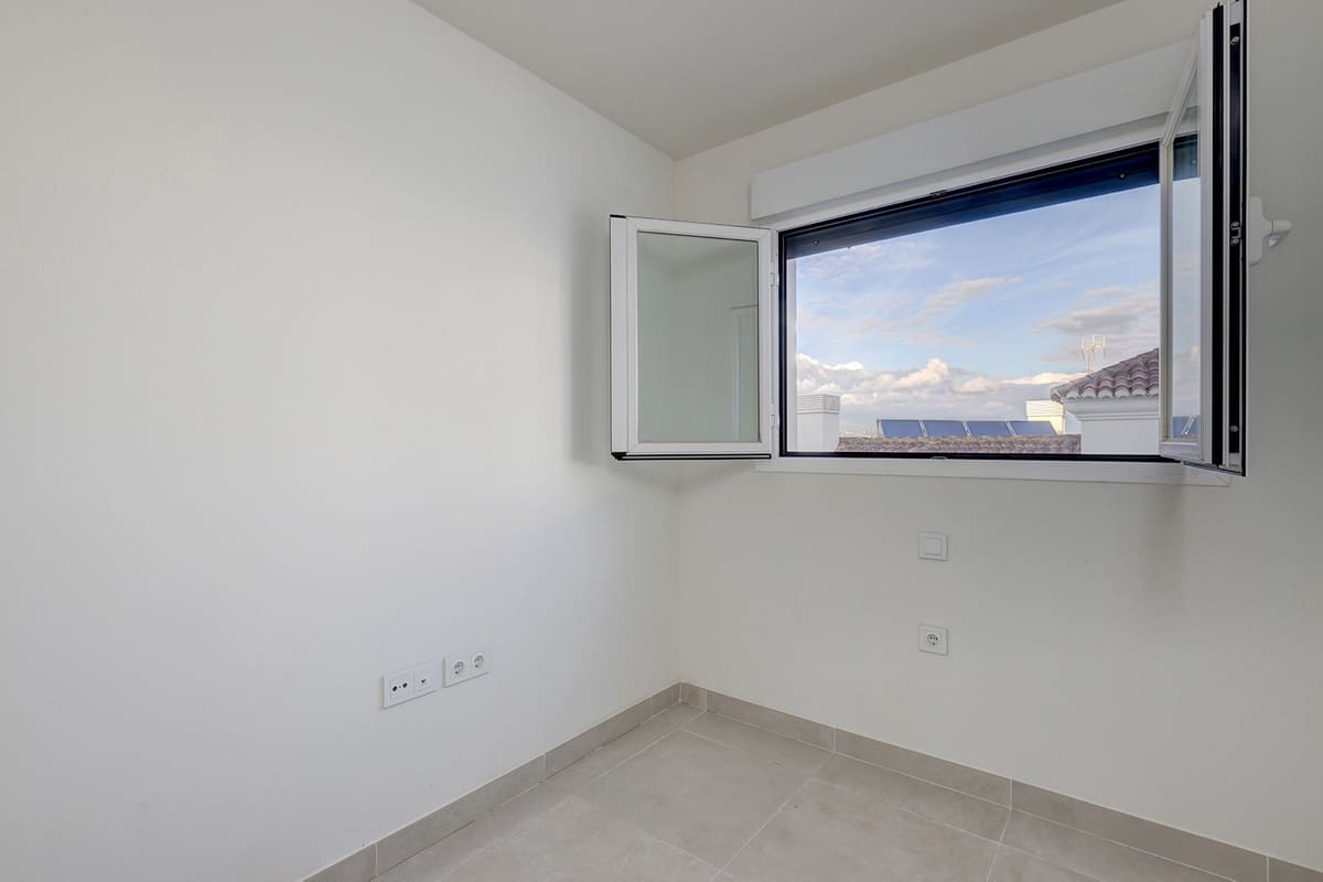 3 quarto Apartamento para venda em Estepona - 499 000 € (Ref: 9939181)