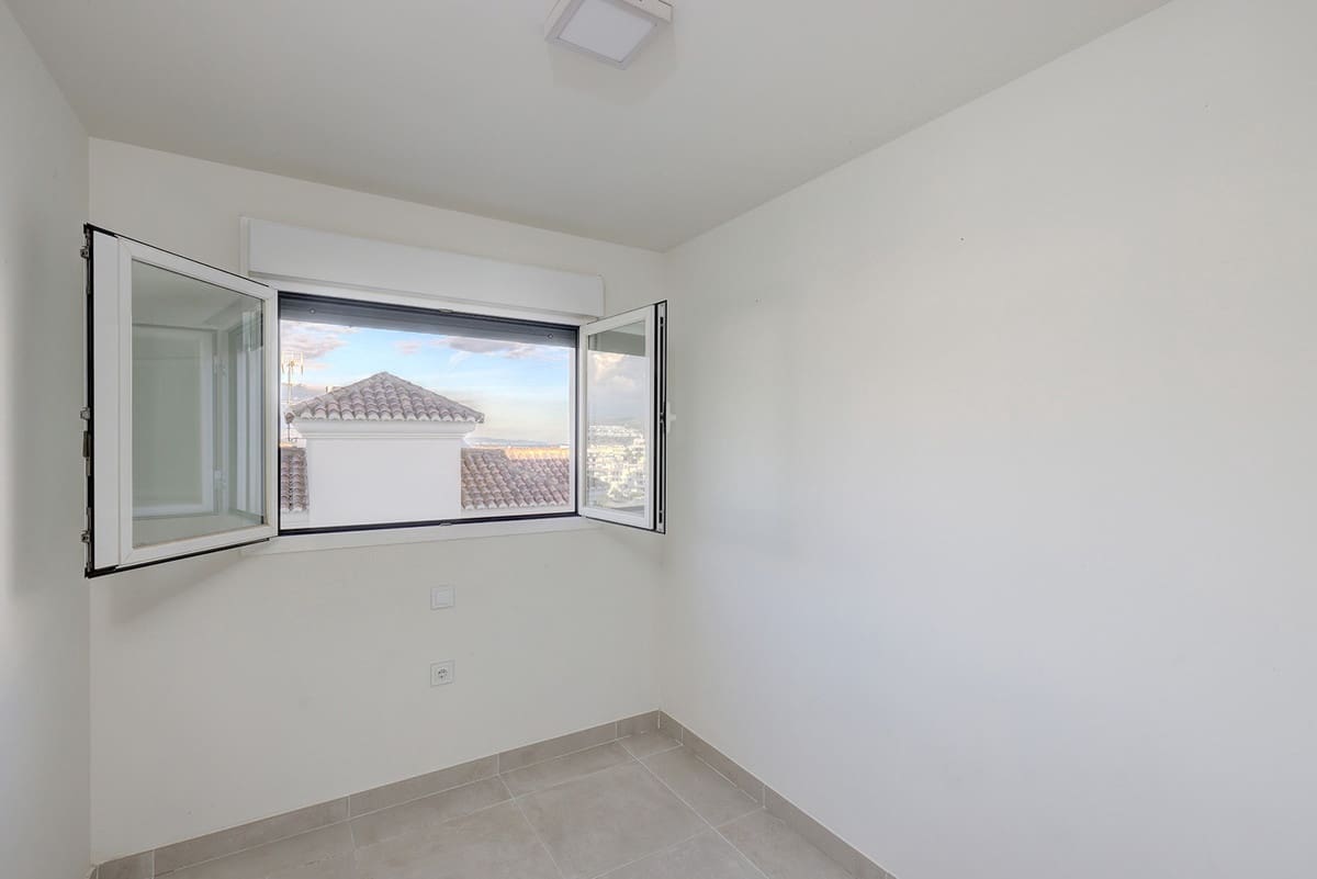 3 quarto Apartamento para venda em Estepona - 499 000 € (Ref: 9939181)