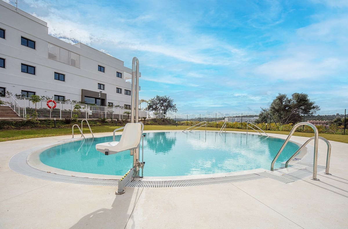 2 soveværelse Lejlighed til salg i Estepona - € 450.000 (Ref: 9939182)