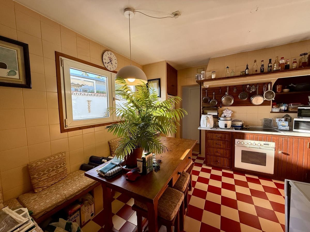 4 bedroom Villa for sale in Mijas - € 1,680,000 (Ref: 9939185)