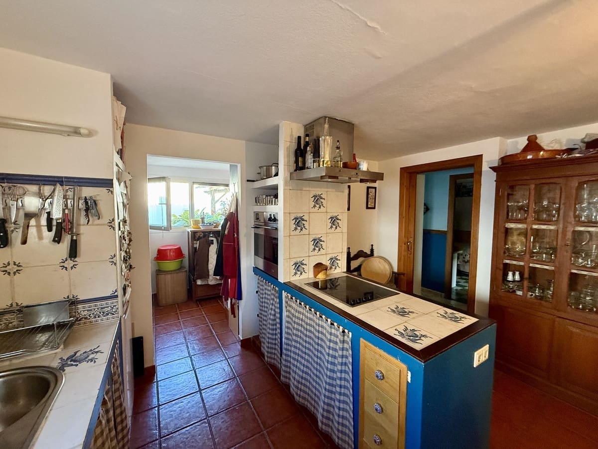 4 bedroom Villa for sale in Mijas - € 1,680,000 (Ref: 9939185)