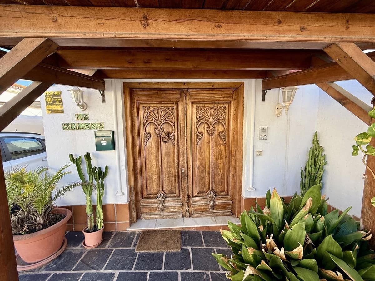 4 bedroom Villa for sale in Mijas - € 1,680,000 (Ref: 9939185)