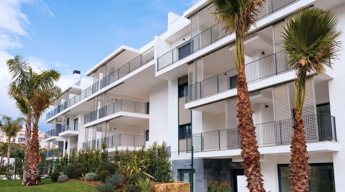 2 soveværelse Lejlighed til salg i Estepona - € 595.000 (Ref: 9939186)
