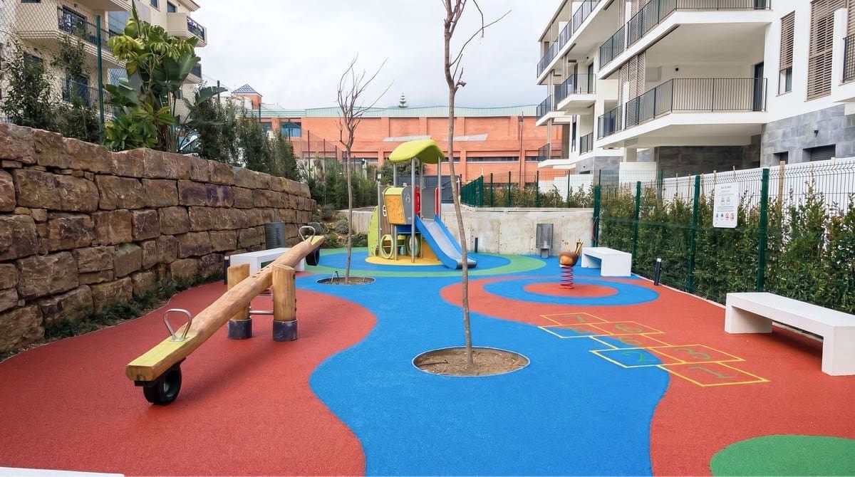 2 soveværelse Lejlighed til salg i Estepona - € 595.000 (Ref: 9939186)