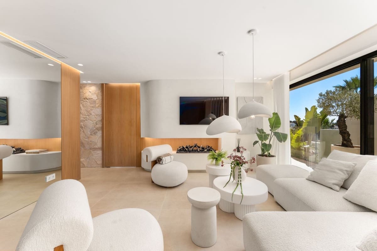 5 bedroom Villa for sale in Nueva Andalucia - € 2,995,000 (Ref: 9941613)