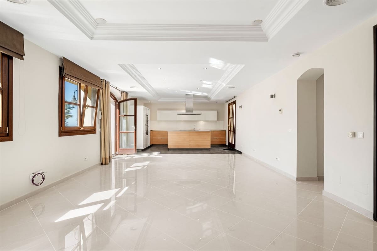 5 soveværelse Villa til salg i Estepona - € 4.500.000 (Ref: 9941616)