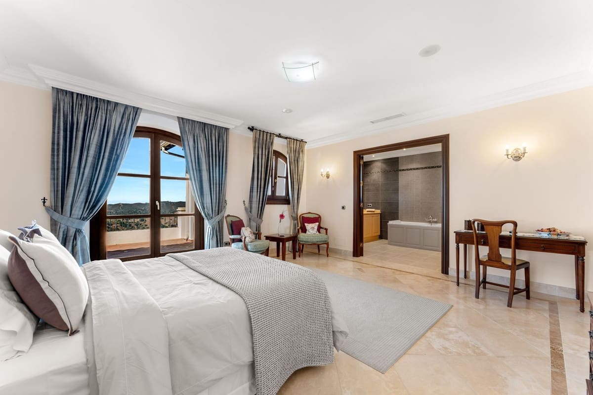 5 soveværelse Villa til salg i Estepona - € 4.500.000 (Ref: 9941616)