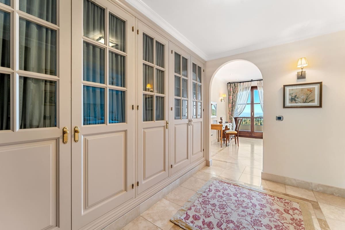 5 soveværelse Villa til salg i Estepona - € 4.500.000 (Ref: 9941616)
