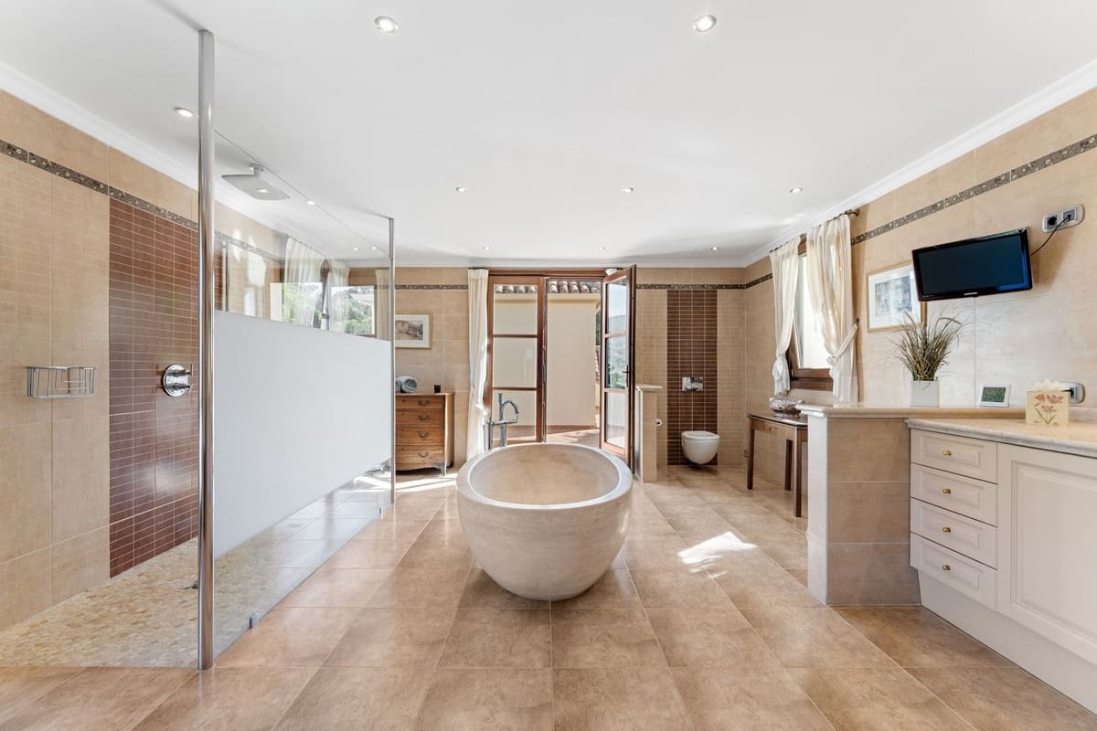 5 soveværelse Villa til salg i Estepona - € 4.500.000 (Ref: 9941616)