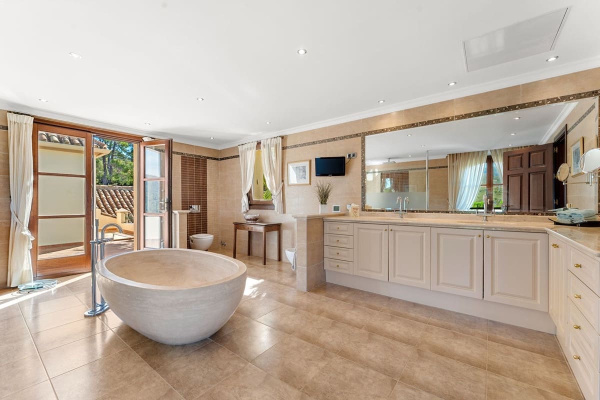 5 soveværelse Villa til salg i Estepona - € 4.500.000 (Ref: 9941616)