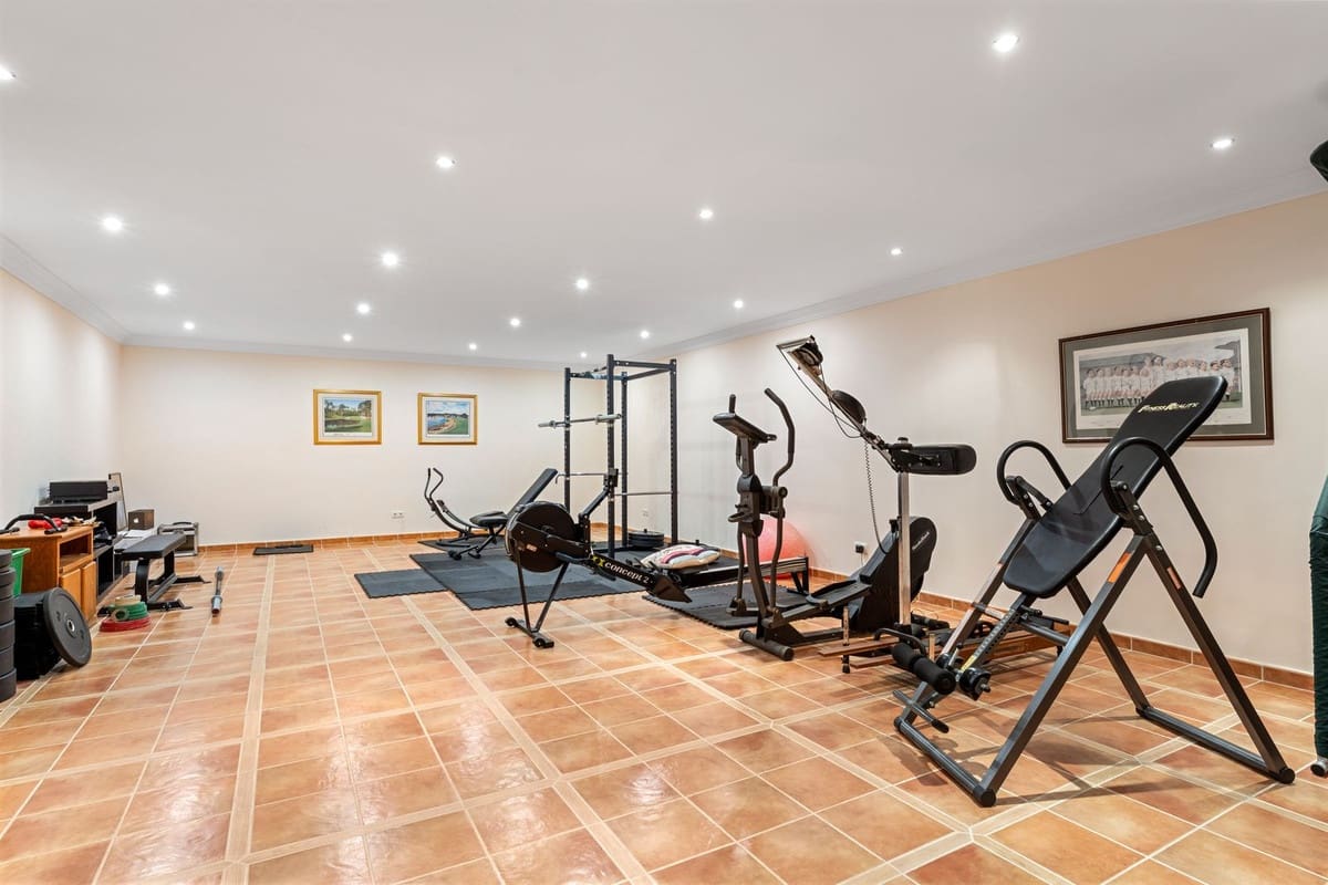 5 soveværelse Villa til salg i Estepona - € 4.500.000 (Ref: 9941616)
