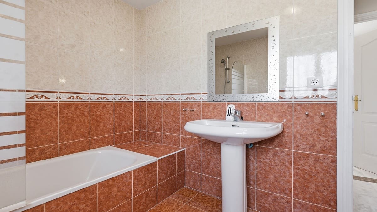 4 makuuhuone Maalaistalo myytävänä paikassa Manilva - 420 000 € (Ref: 9941619)