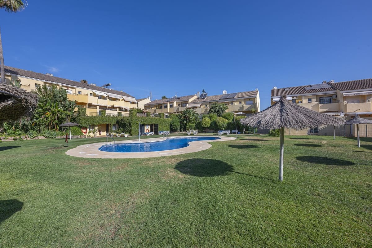 3 soverom Hus til salgs i Estepona - € 375 000 (Ref: 9941623)