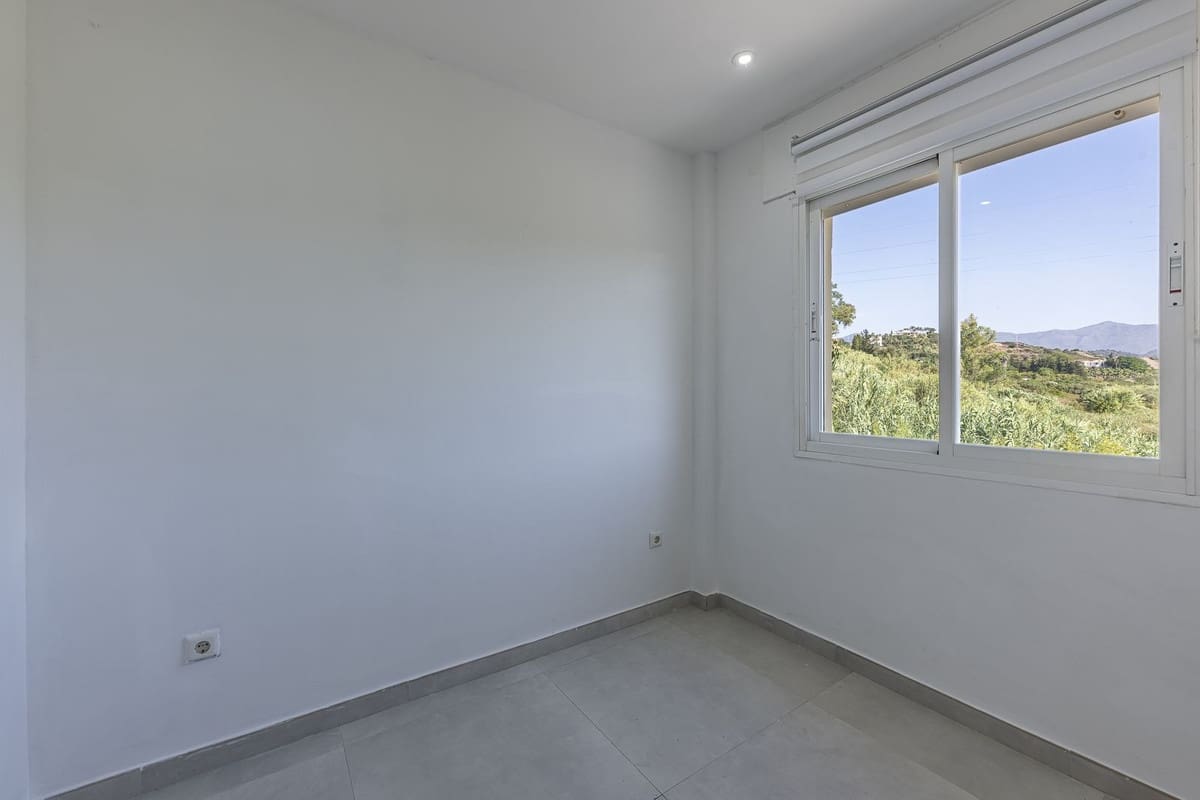3 soverom Hus til salgs i Estepona - € 375 000 (Ref: 9941623)