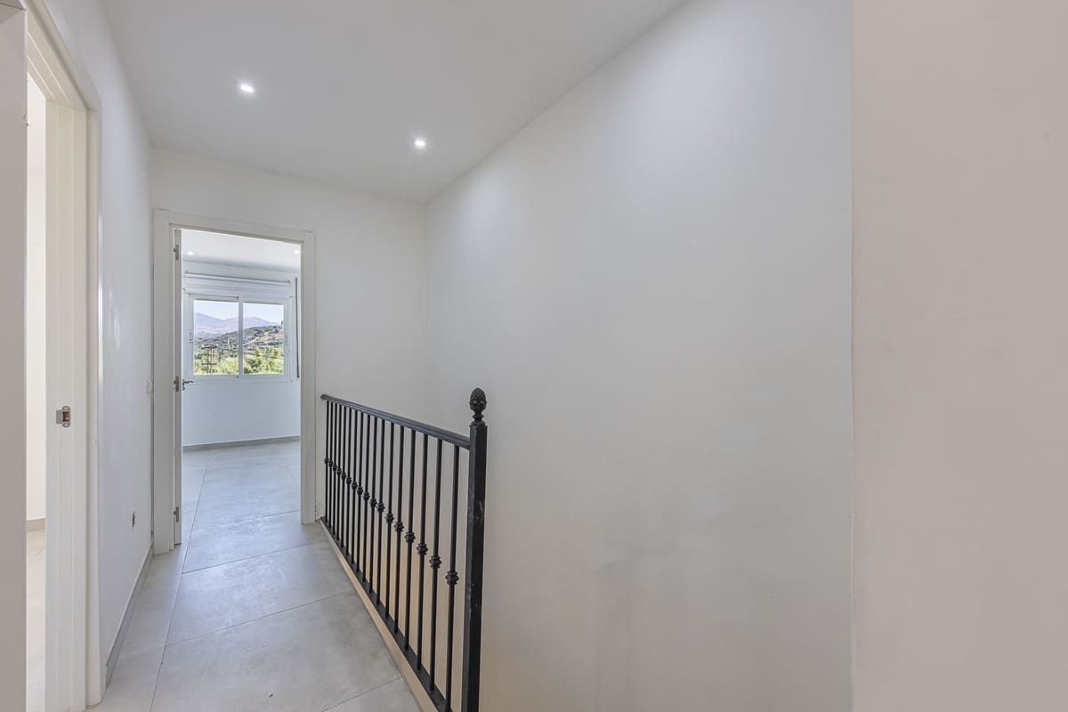 3 soverom Hus til salgs i Estepona - € 375 000 (Ref: 9941623)