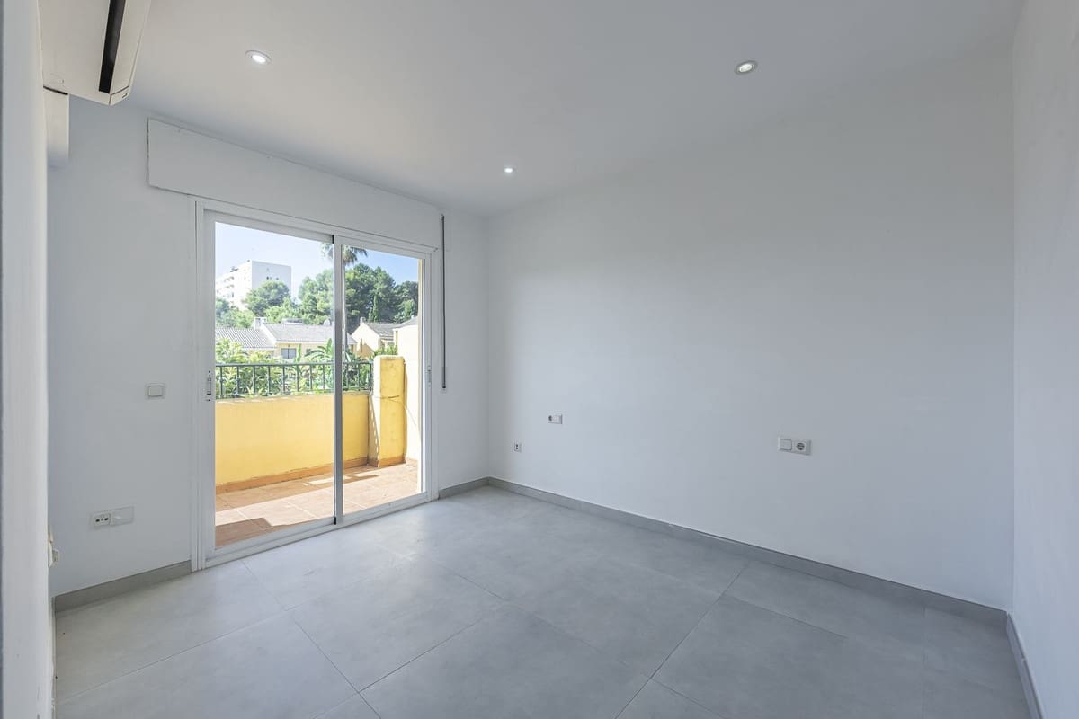 3 soverom Hus til salgs i Estepona - € 375 000 (Ref: 9941623)