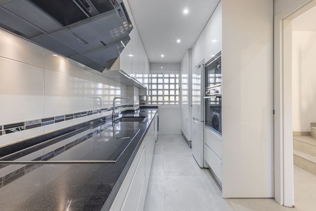 3 soverom Hus til salgs i Estepona - € 375 000 (Ref: 9941623)