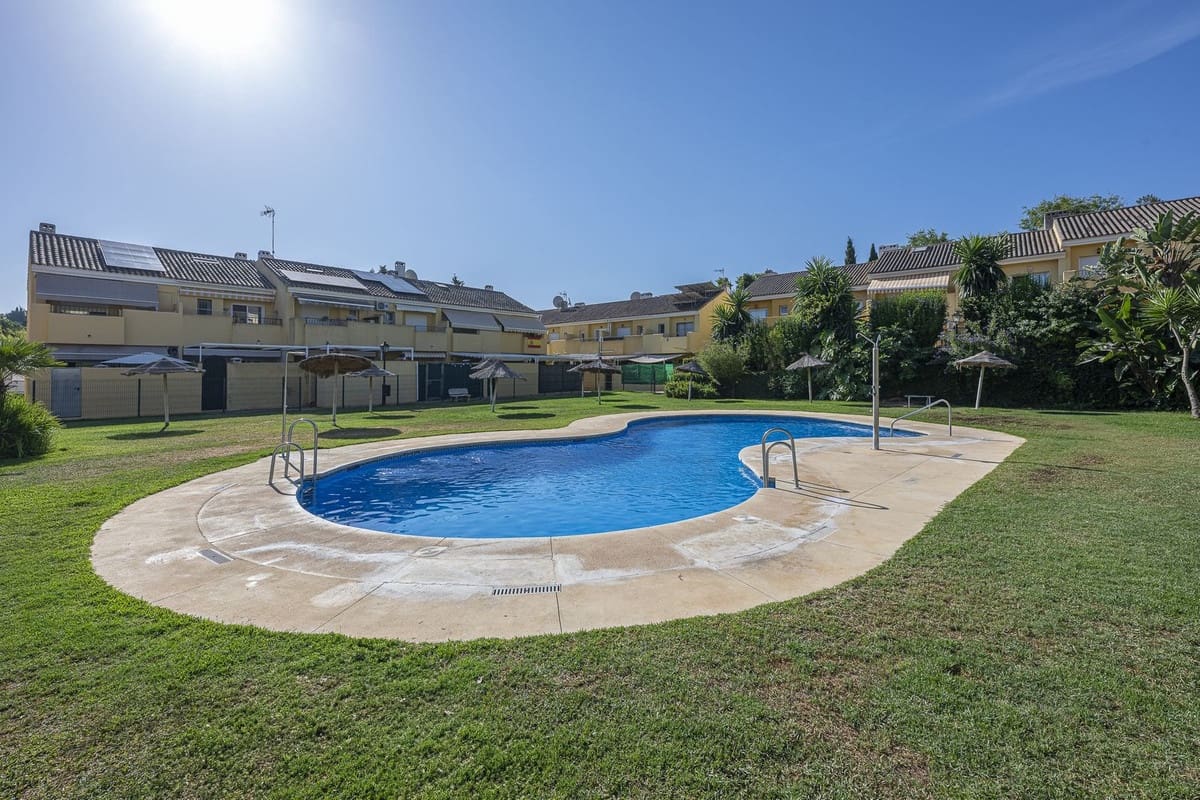 3 soverom Hus til salgs i Estepona - € 375 000 (Ref: 9941623)