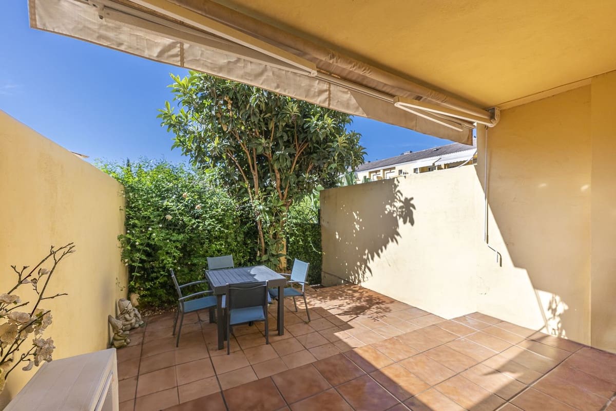 3 soverom Hus til salgs i Estepona - € 375 000 (Ref: 9941623)