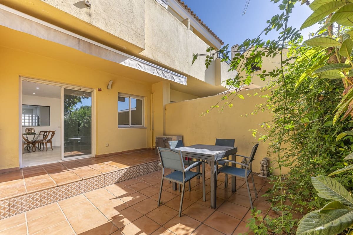 3 soverom Hus til salgs i Estepona - € 375 000 (Ref: 9941623)