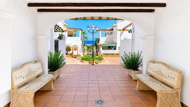 2 soverom Leilighet til salgs i La Duquesa / Puerto de la Duquesa, Manilva - € 299 000 (Ref: 9941624)